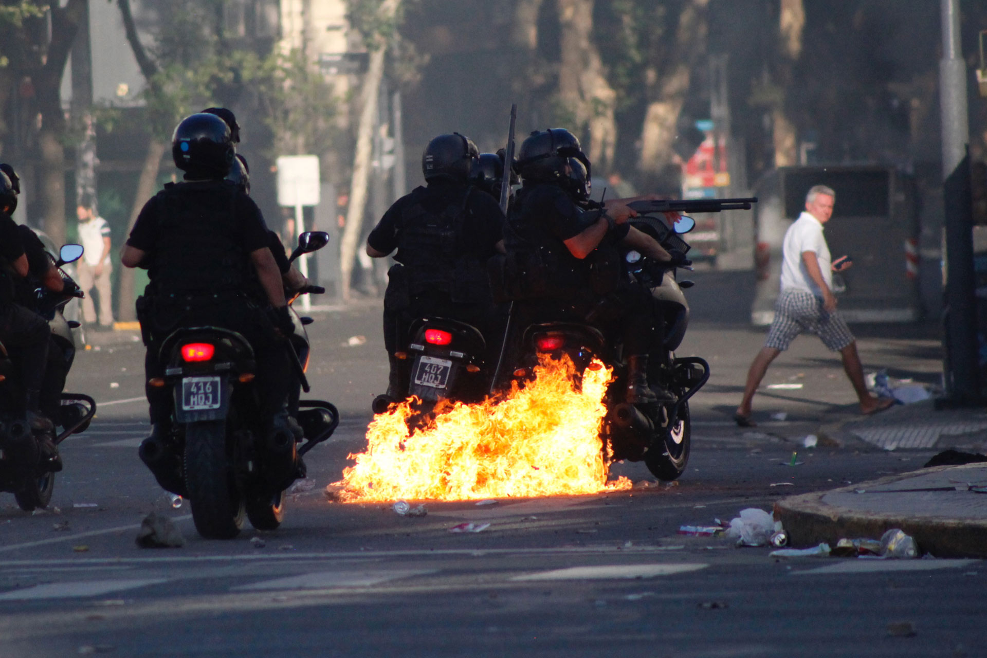 Estudiantes de la Universidad Pública de El Alto (UPEA), en mayo de 2018, salieron a las calles a pedir al Gobierno mayor presupuesto para esa casa de estudios superiores | Foto: APG