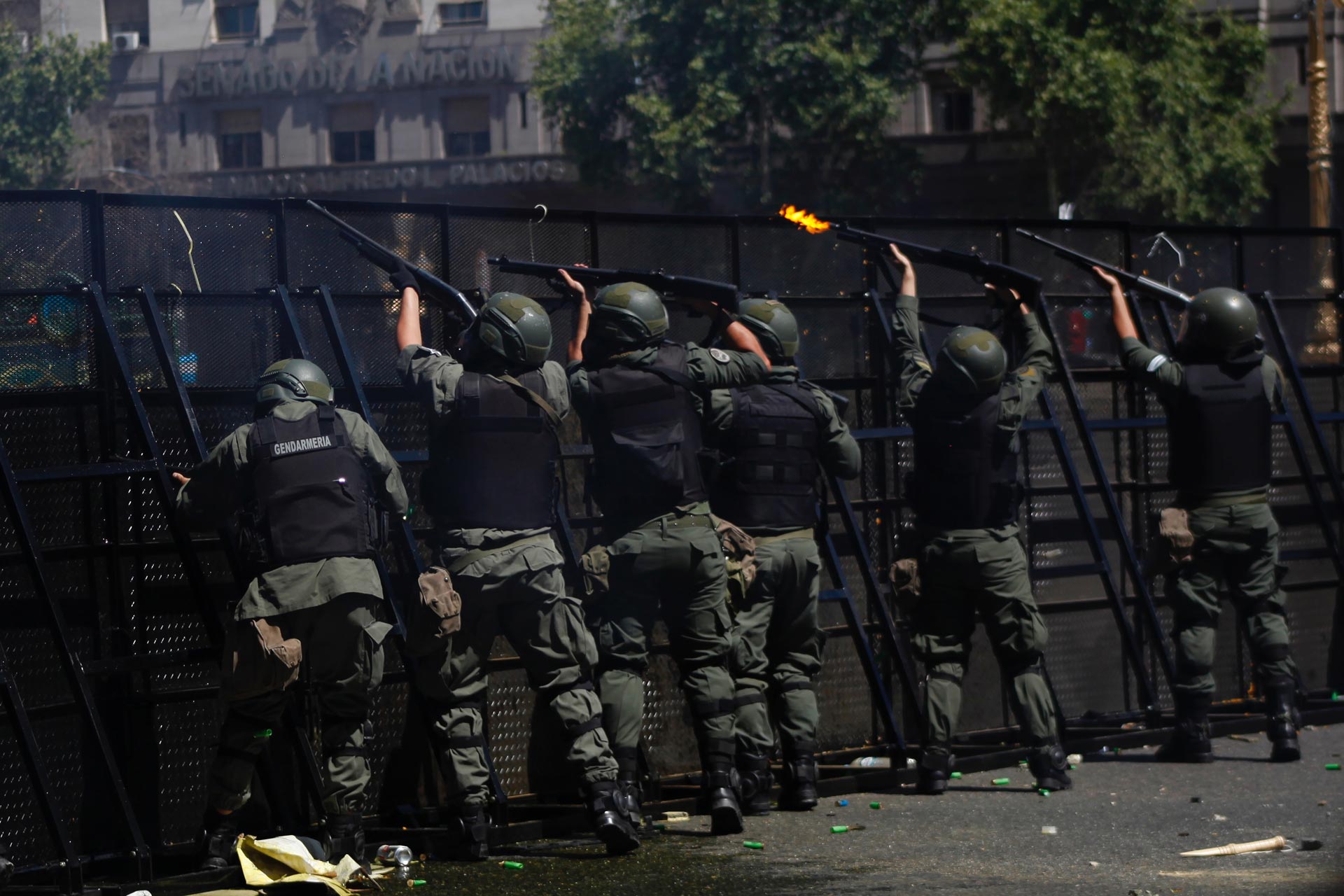 Estudiantes de la Universidad Pública de El Alto (UPEA), en mayo de 2018, salieron a las calles a pedir al Gobierno mayor presupuesto para esa casa de estudios superiores | Foto: APG