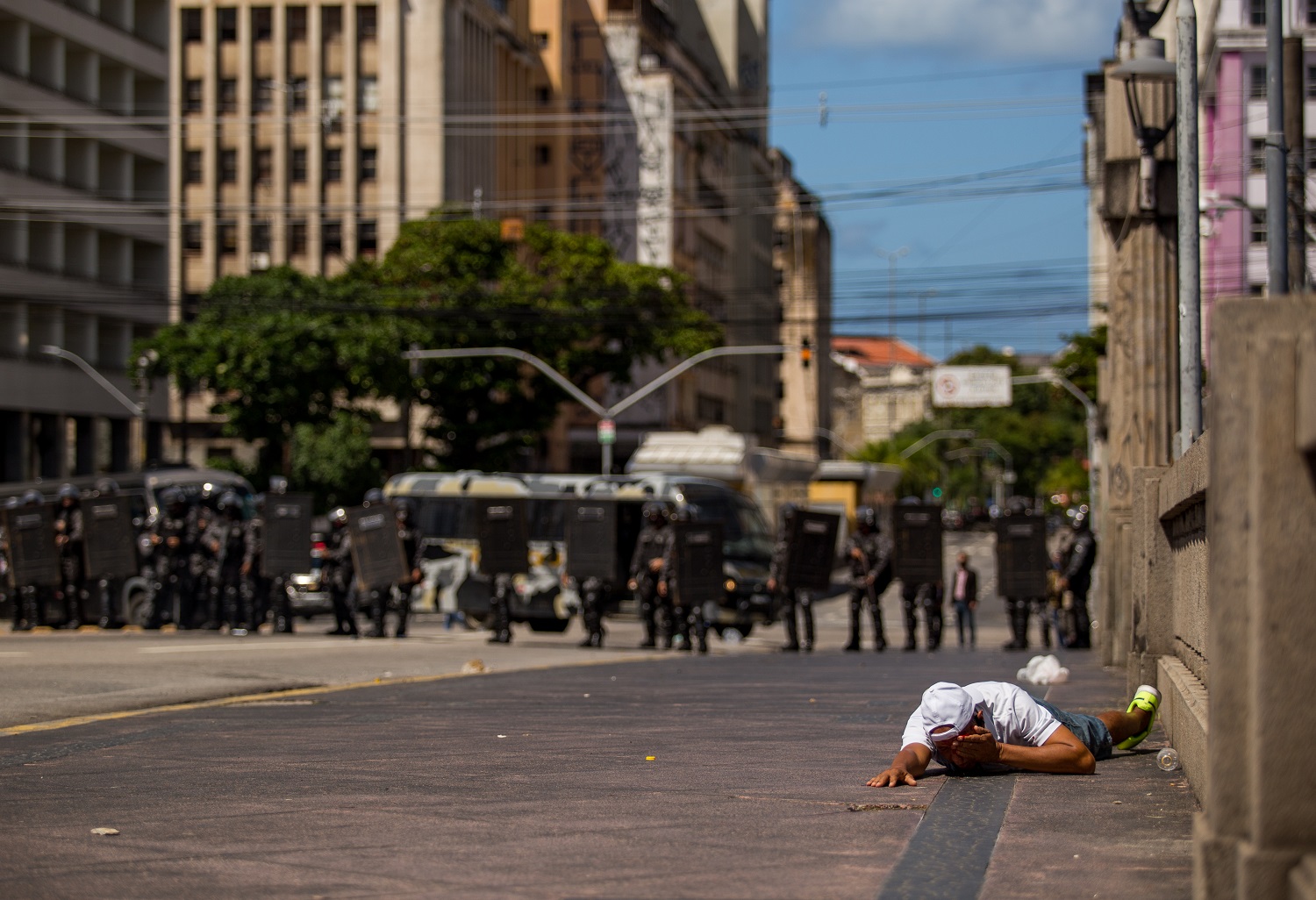 Estudiantes, indígenas, trabajadores: las víctimas de las armas “no letales” en Brasil