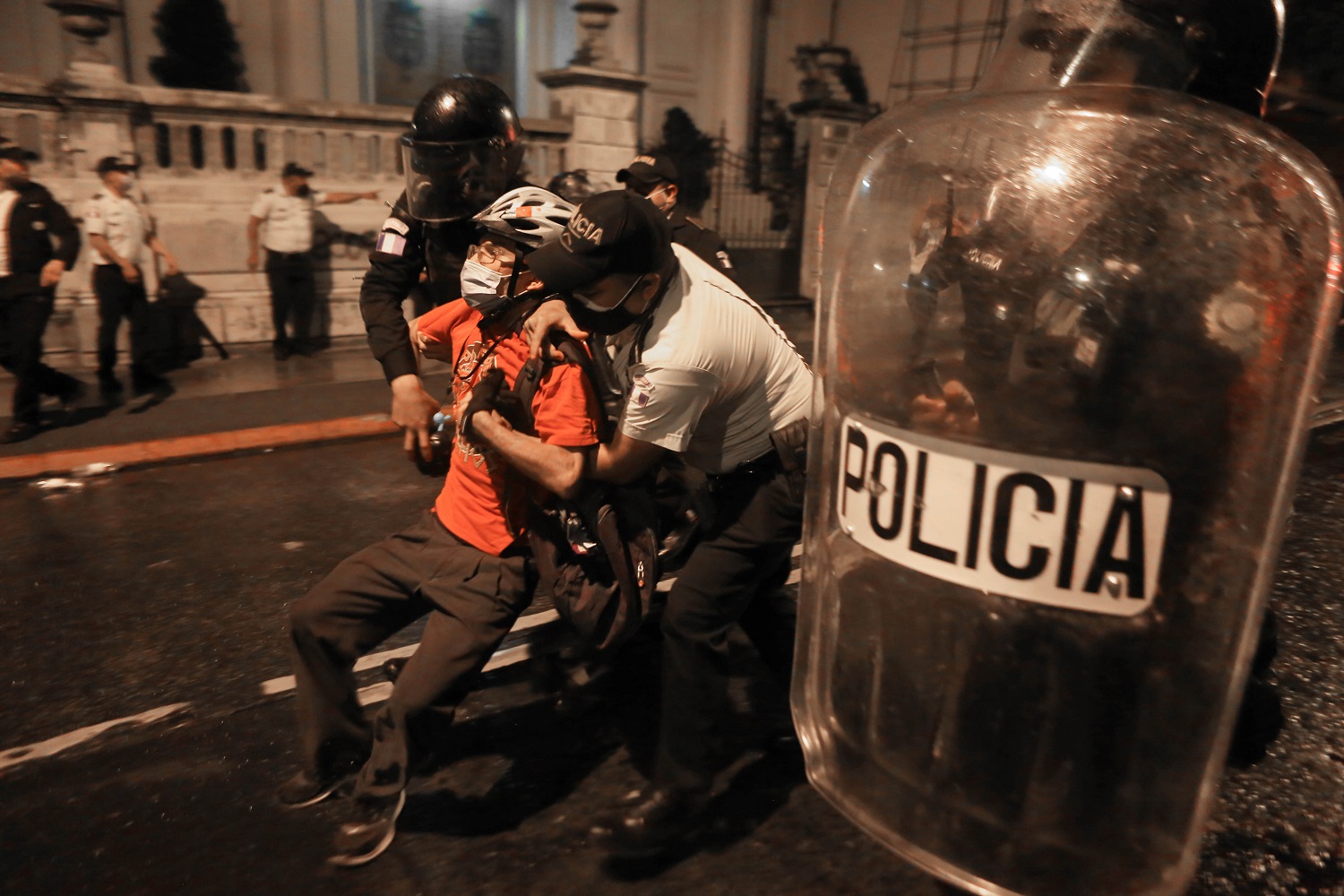 Eddy Ramirez Choc en el momento de su detención el 21 de noviembre del 2020. | Foto: Oliver de Ros